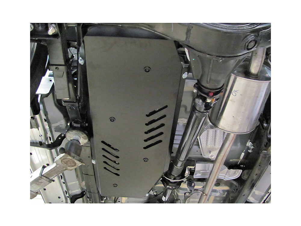 Unterfahrschutz für Toyota Hilux 2016-, 2,5 mm Stahl (Tank)
